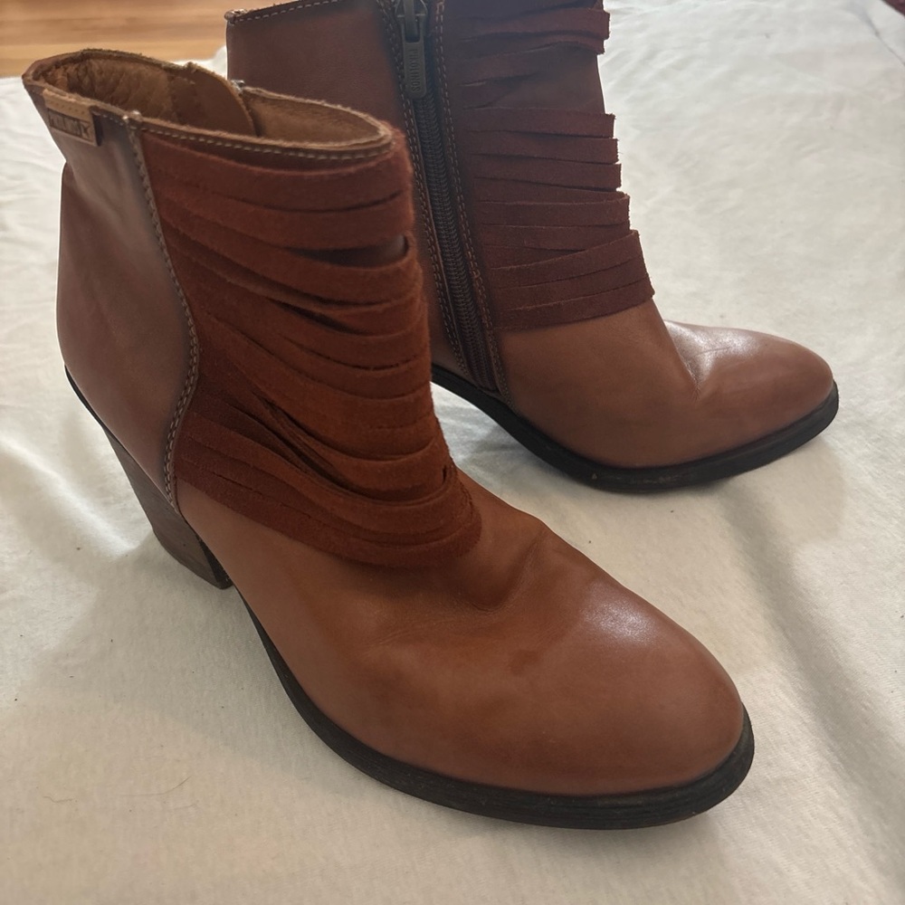 PIKOLINOS Brown Fringe Ankle Booties